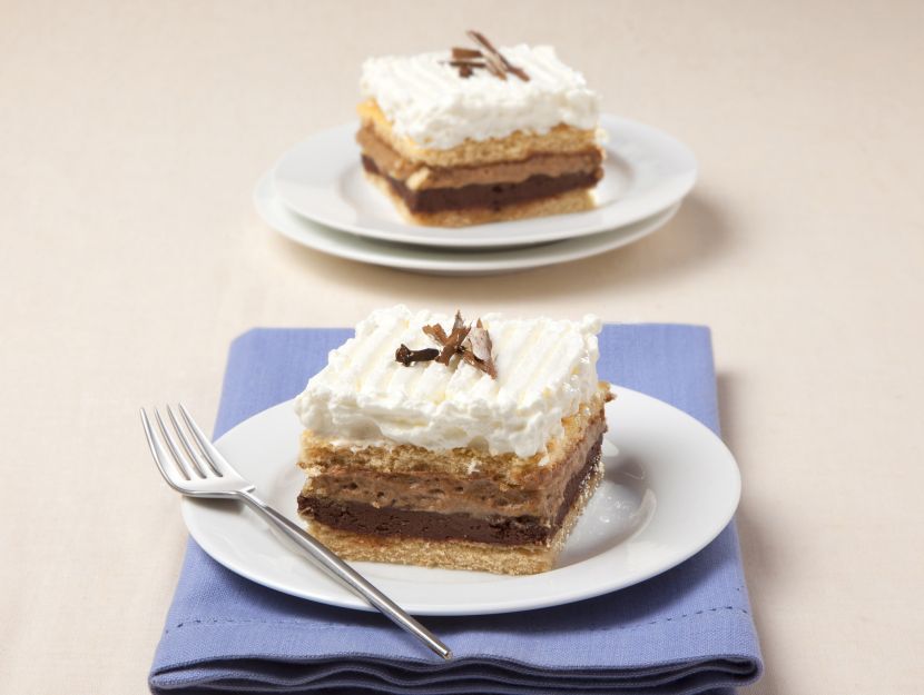 Pan di Spagna con mousse al cioccolato speziato