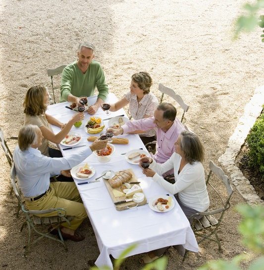 Troppi pranzi e cene conviviali sabotano la mia dieta