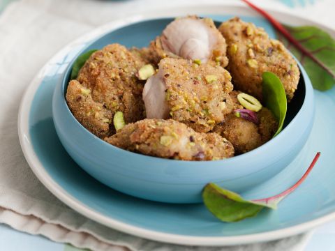 Bocconcini di coniglio in crosta di pistacchi