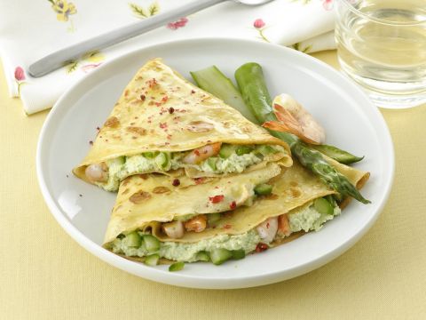 Crèpes con asparagi e gamberi