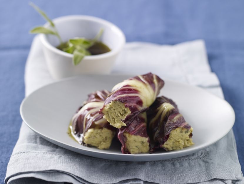 rotolini-di-radicchio-al-pate-di-ceci