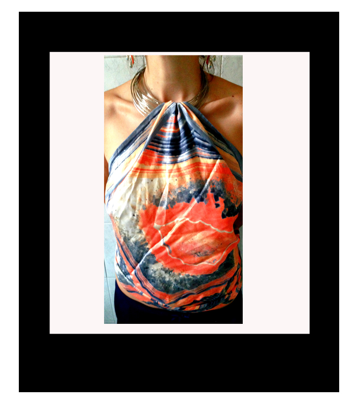 Come creare un top di tendenza da un foulard