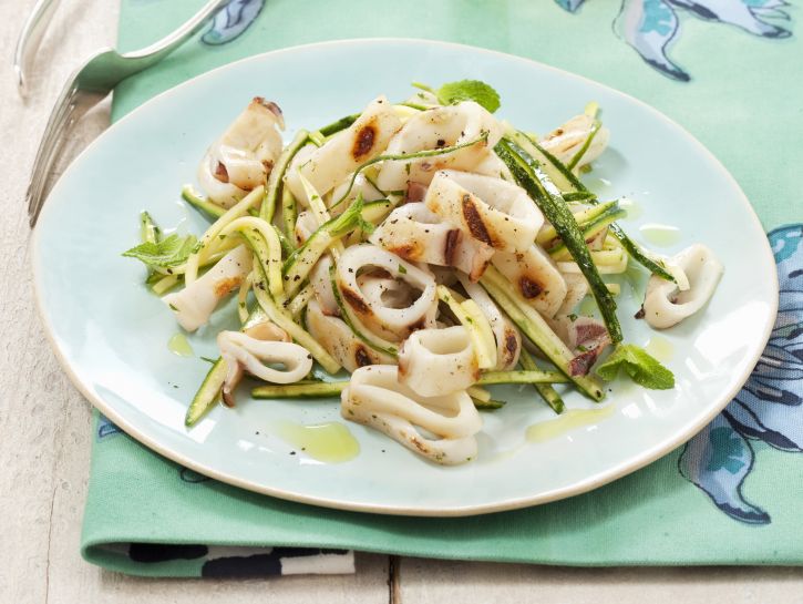 insalata-di-calamaretti-alla-griglia-e-zucchine preparazione