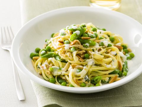 Linguine con fagiolini e piselli