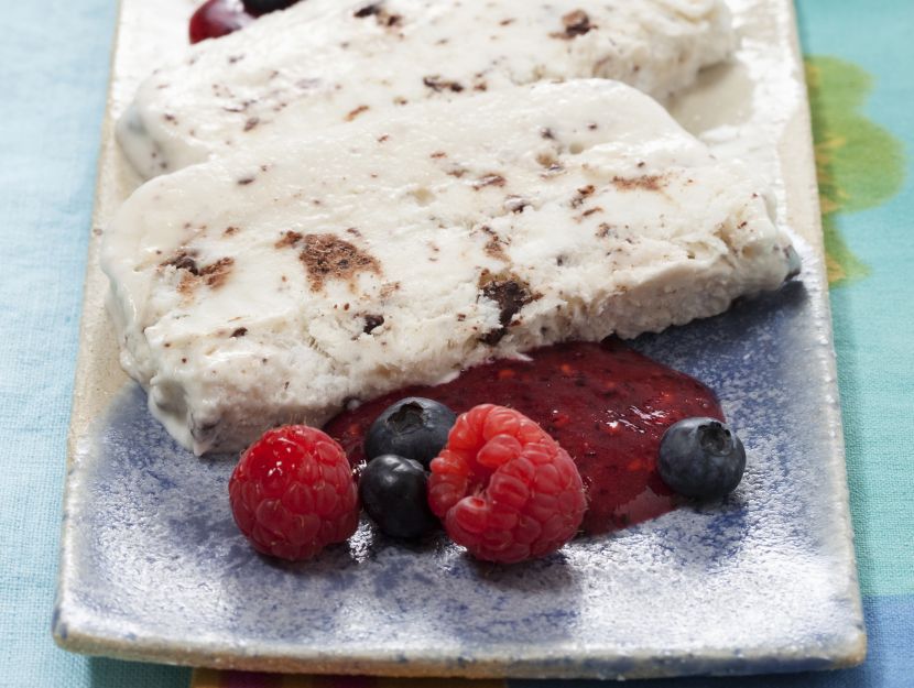 semifreddo-di-ricotta-e-yogurt-al-miele preparazione