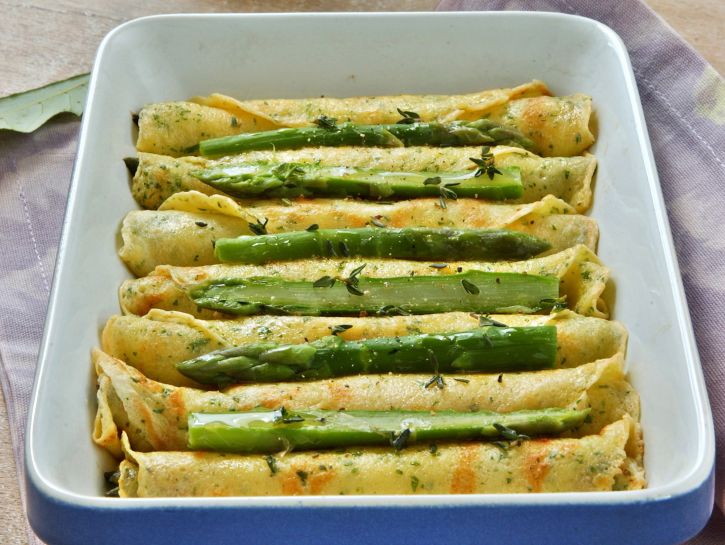 Crepes con ripieno di ricotta e asparagi