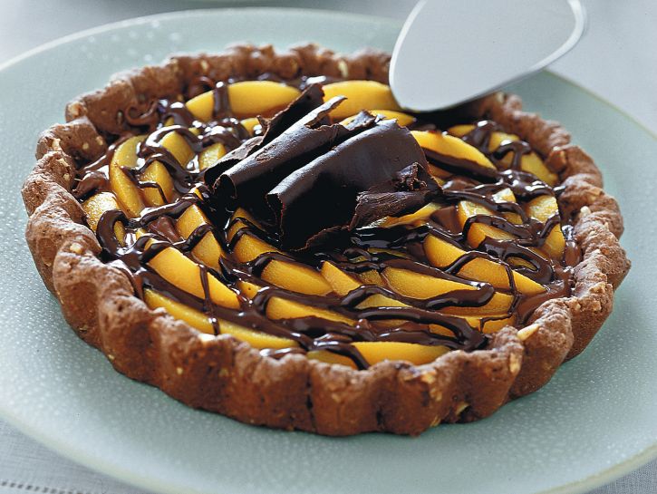 crostata-di-pesche-sciroppate-e-cioccolato