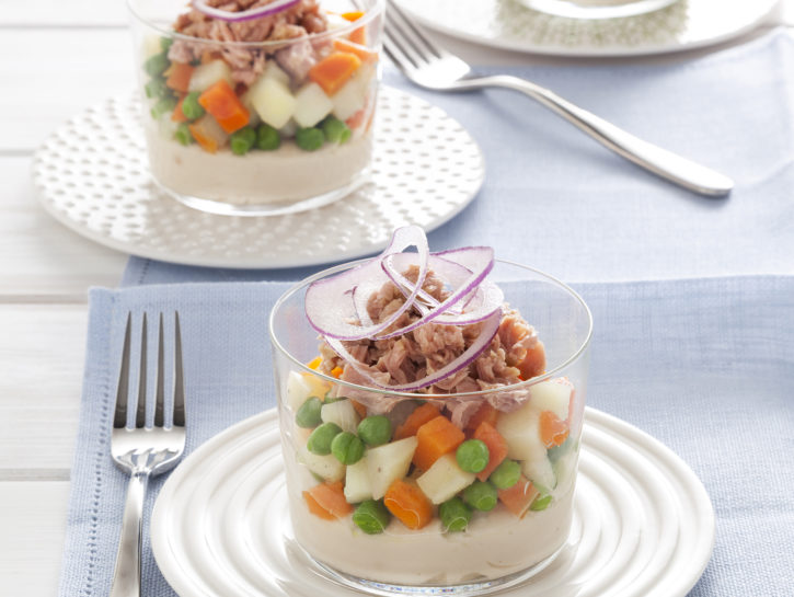 bicchierini-con-crema-di-cannellini-e-tonno preparazione