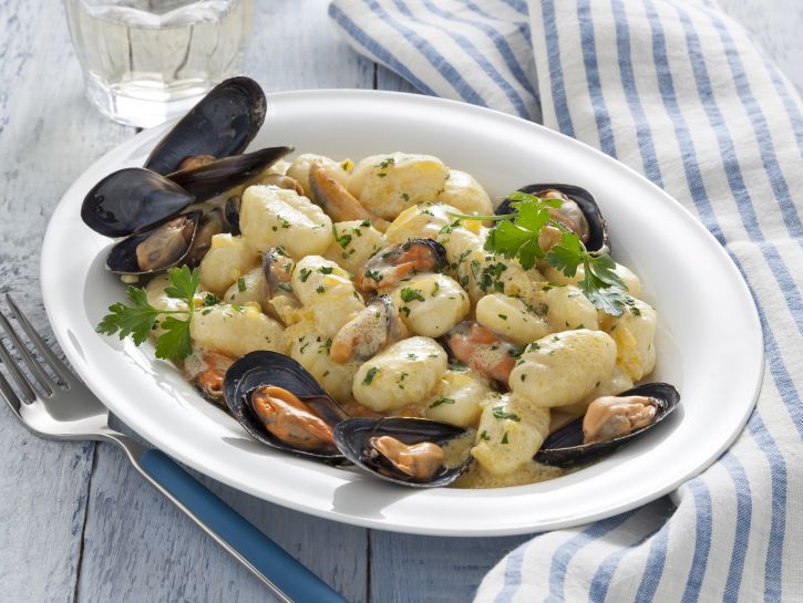 gnocchi-di-patate-con-cozze-e-zafferano preparazione