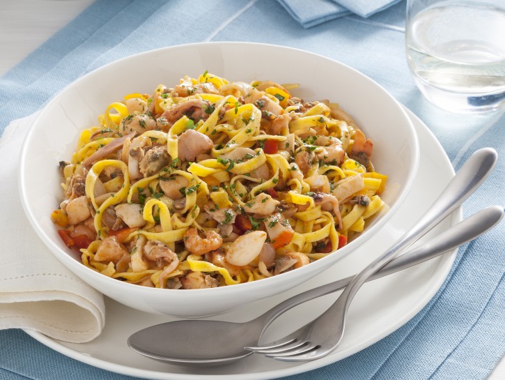 tagliolini-con-un-ricco-ragu-di-mare preparazione