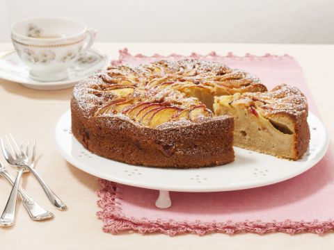 Torta soffice alle pesche noci