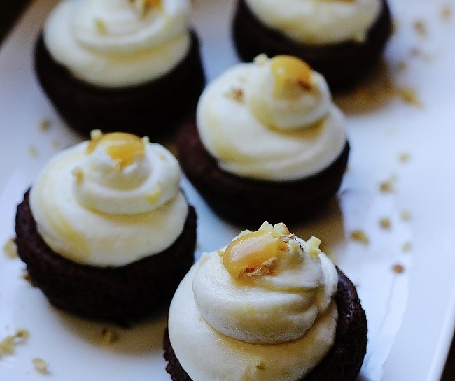 Mini cupcake con frosting alla salsa mou