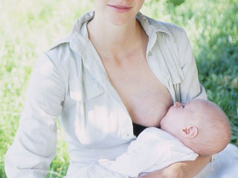 Prevenzione tumore al seno: l’importanza di allattare