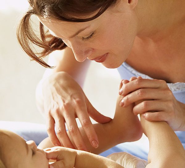 Guida al massaggio infantile