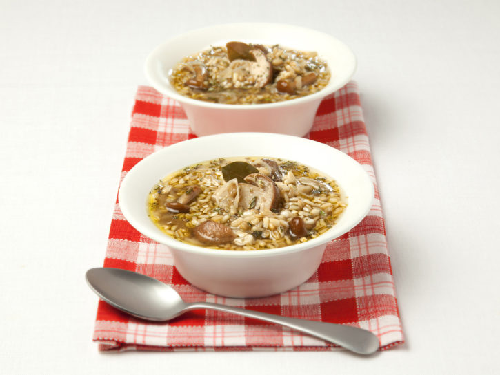 Zuppa di avena e funghi