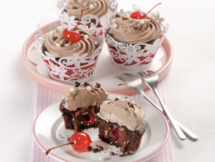 Cupcakes al cioccolato con cuore fondente