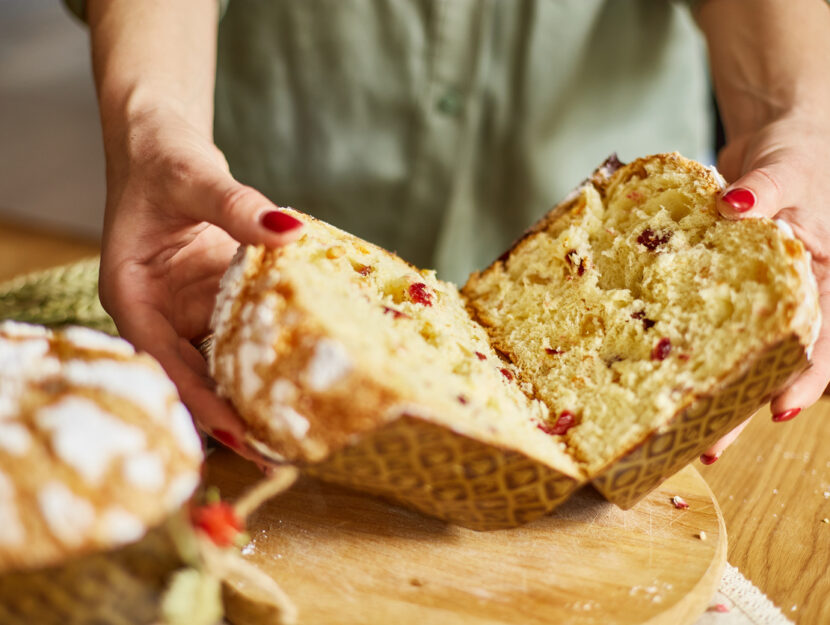 Bavarese con panettone, pere e latte di mandorle