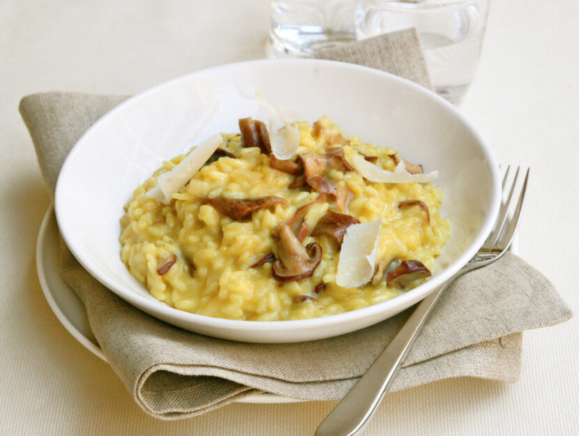 Risotto con zafferano e funghi