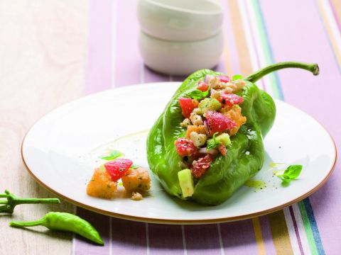 Peperoni ripieni con insalata greca