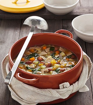 Minestrone di verdure con pasta di farro