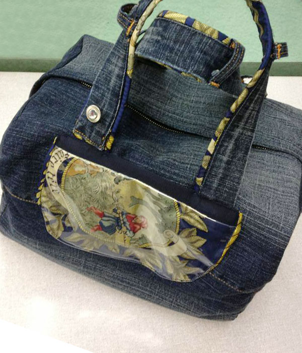Riciclo creativo: come fare una borsa con un foulard e un jeans - Donna  Moderna