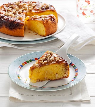Torta di ananas al caramello e noci