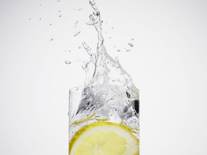 Acqua e limone: segreti detox