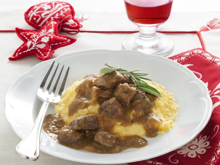 carbonade-di-manzo-con-polenta