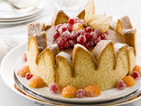 Charlotte di pandoro e crema al cioccolato