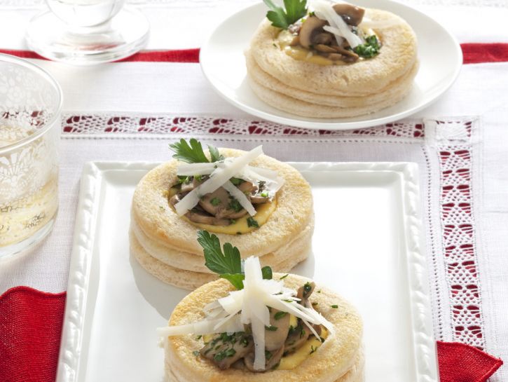 finti-vol-au-vent-con-i-funghi