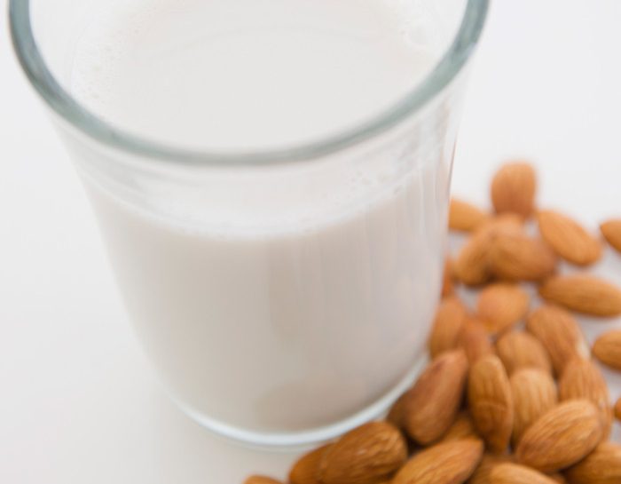 Latte di mandorla