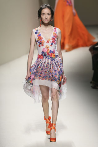 Accessori a fiori: come portarli