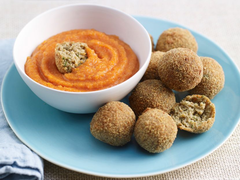 Polpette di lenticchie siciliane con salsa