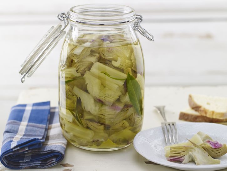 Carciofi e sedani alle erbe sott'olio