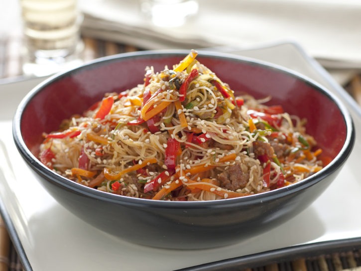 Noodles con maiale e verdure