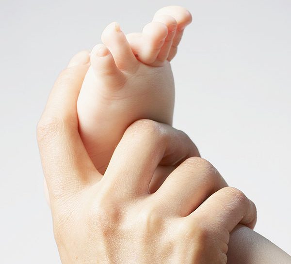 Massaggio neonatale: origini, metodi e benefici