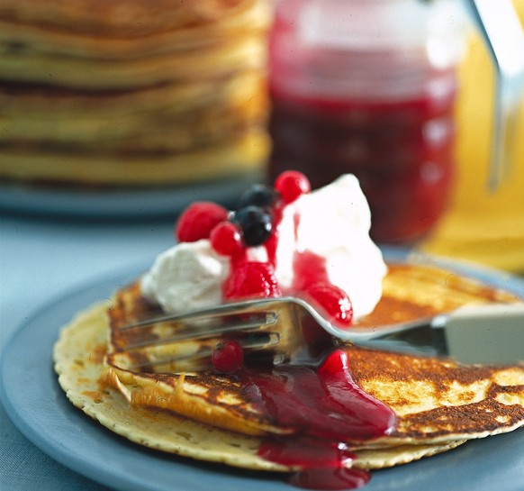 Pancake con salsa ai frutti di bosco