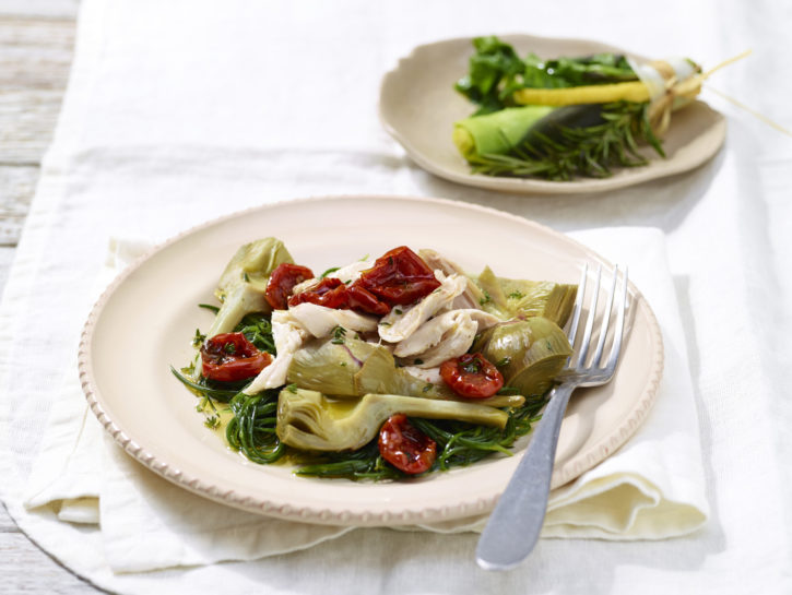 Insalata di pollo con agretti e carciofi