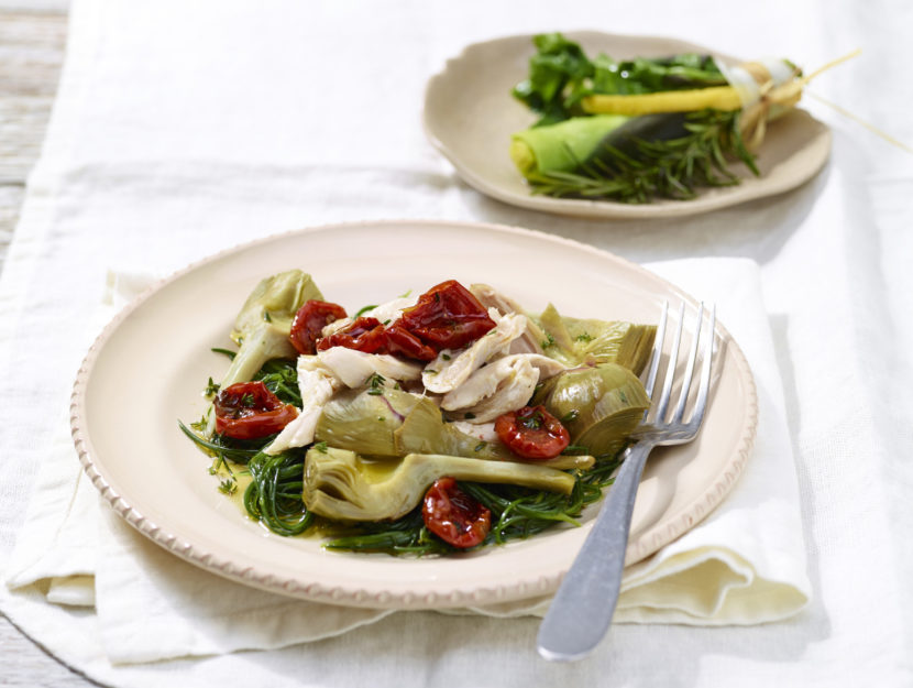 Insalata di pollo con agretti e carciofi