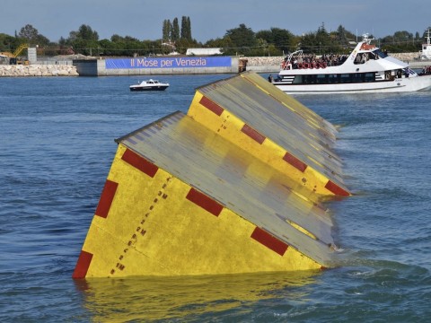 La corruzione, il Mose di Venezia e il sogno di Rino Gaetano (Nuntereggae più)