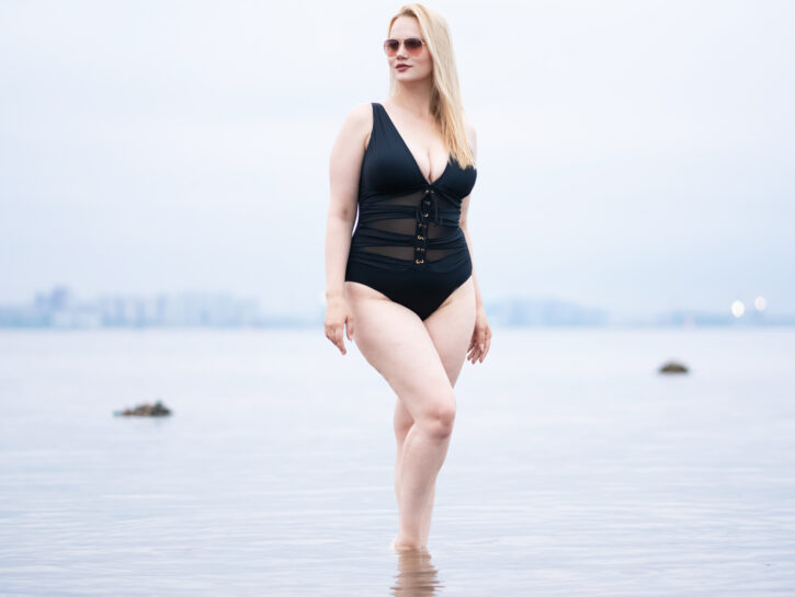 Curve da (a)mare: i costumi da bagno plus size su cui puntare