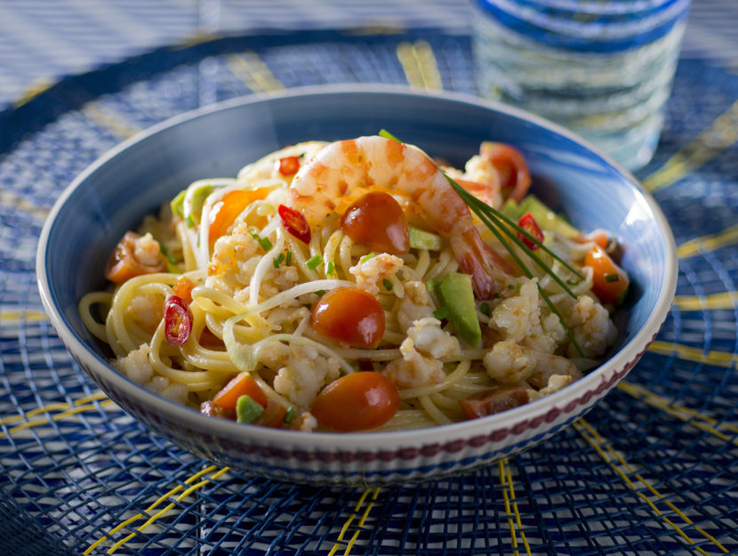 spaghetti-con-lavocado-e-la-tartara-scottata-di-gamberi