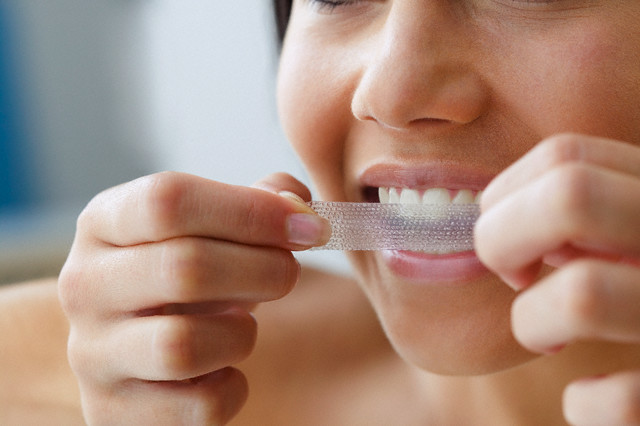 Tutti i rimedi per avere denti più bianchi