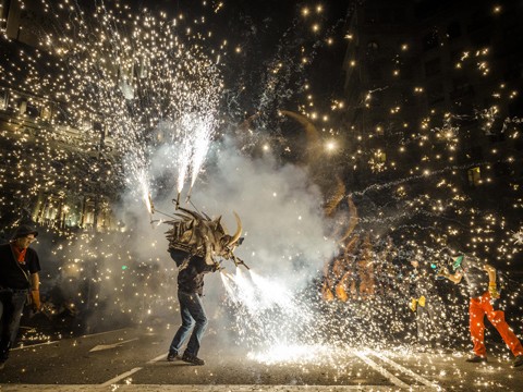 La tradizione dei diavoli sputafuoco