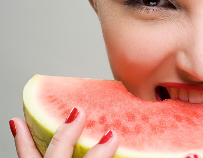 Alimenti idratanti: come bere mangiando