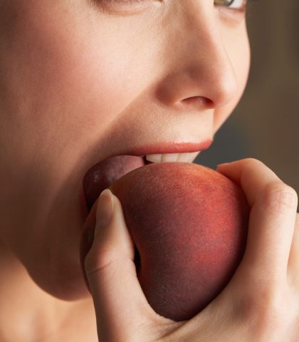 I frutti più idratantiTutti avremmo bisogno di idratazione corretta e costante, soprattutto anziani