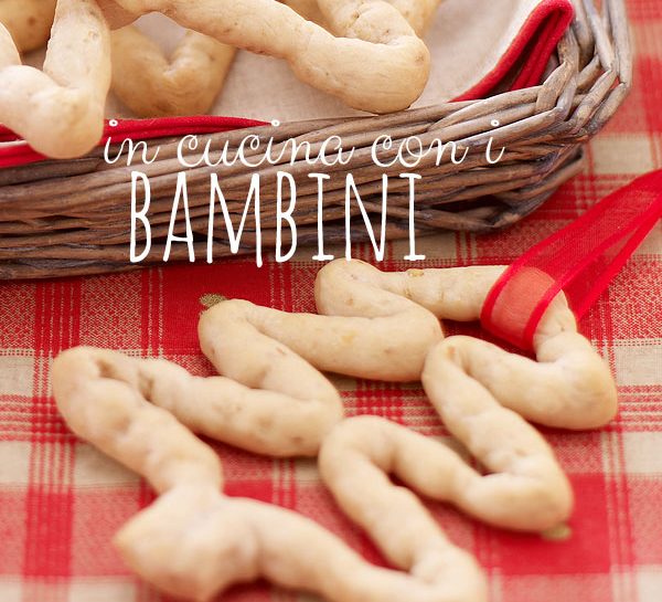 Cucinare con i bambini: grissini di Natale alle noci
