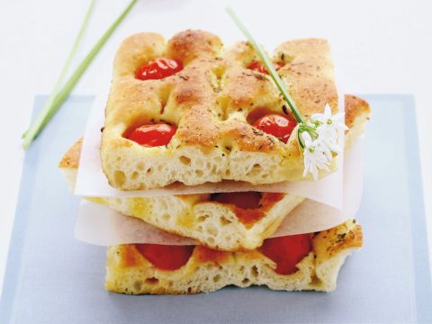 Focaccia pugliese ai pomodorini