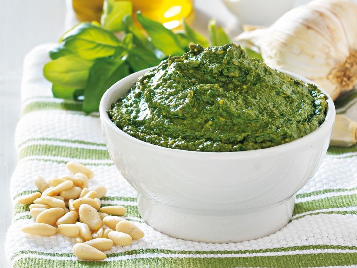 Tazza di pesto alla genovese