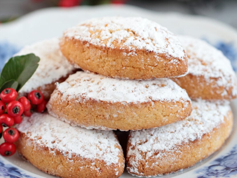 Ricciarelli - Credits: Shutterstock